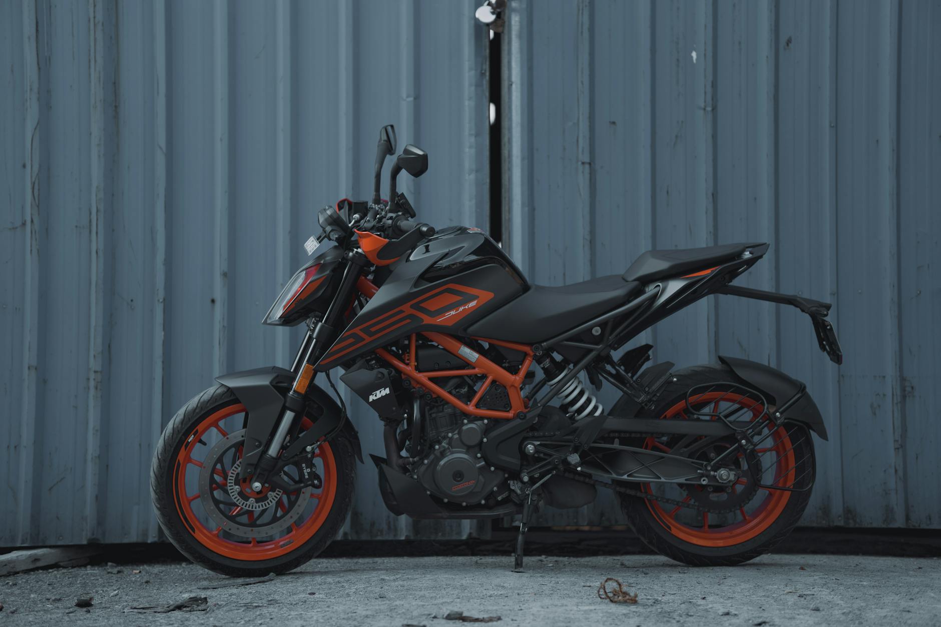 내리막길 엔진 브레이크 조작으로 페이드 현상 방지