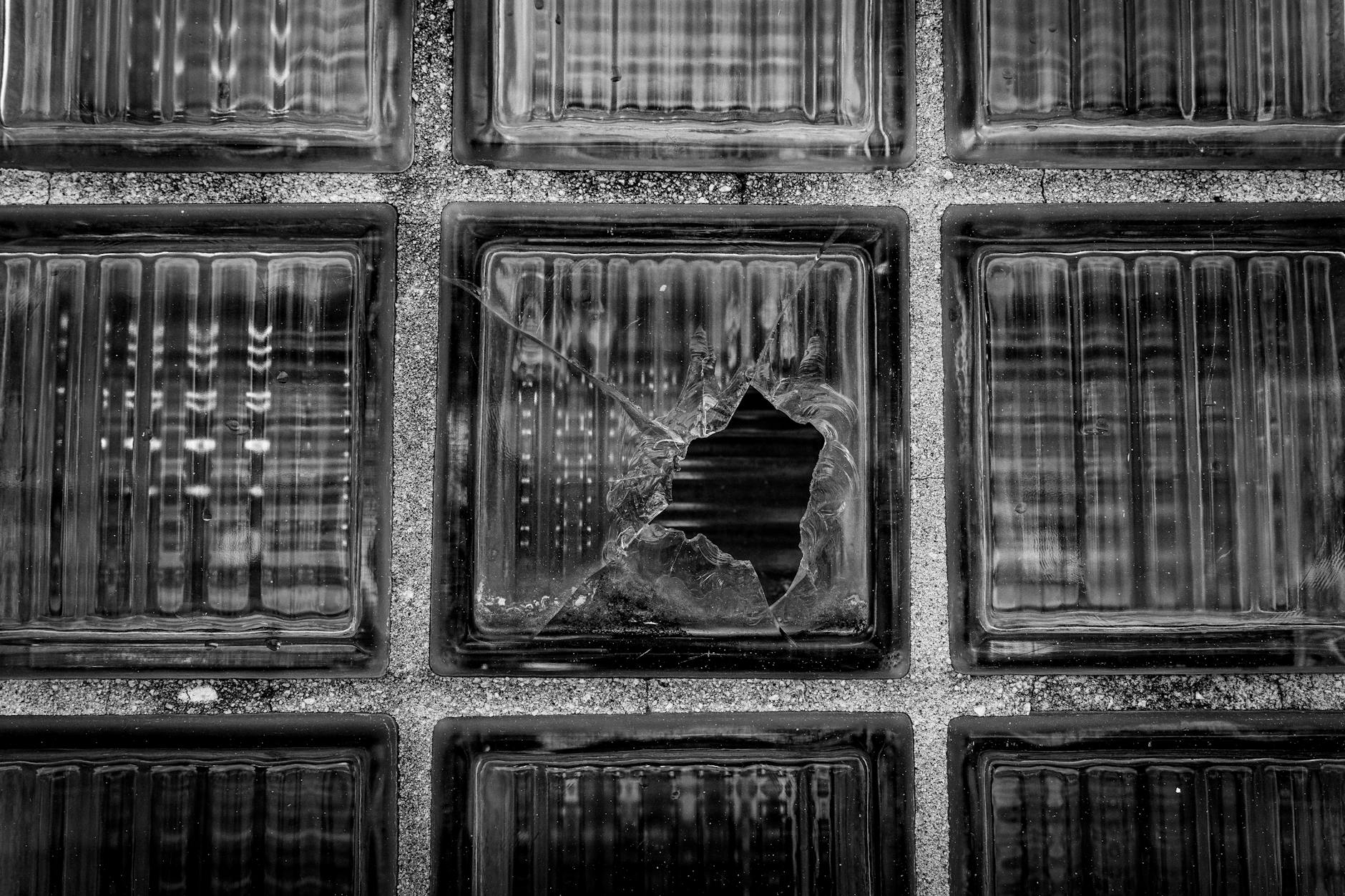 유리창 스톤칩 돌빵 복원 키트 사용법 및 금 간 유리 방치 위험 8 유리창 스톤칩 돌빵 복원 키트 사용법 및 금 간 유리 방치 위험