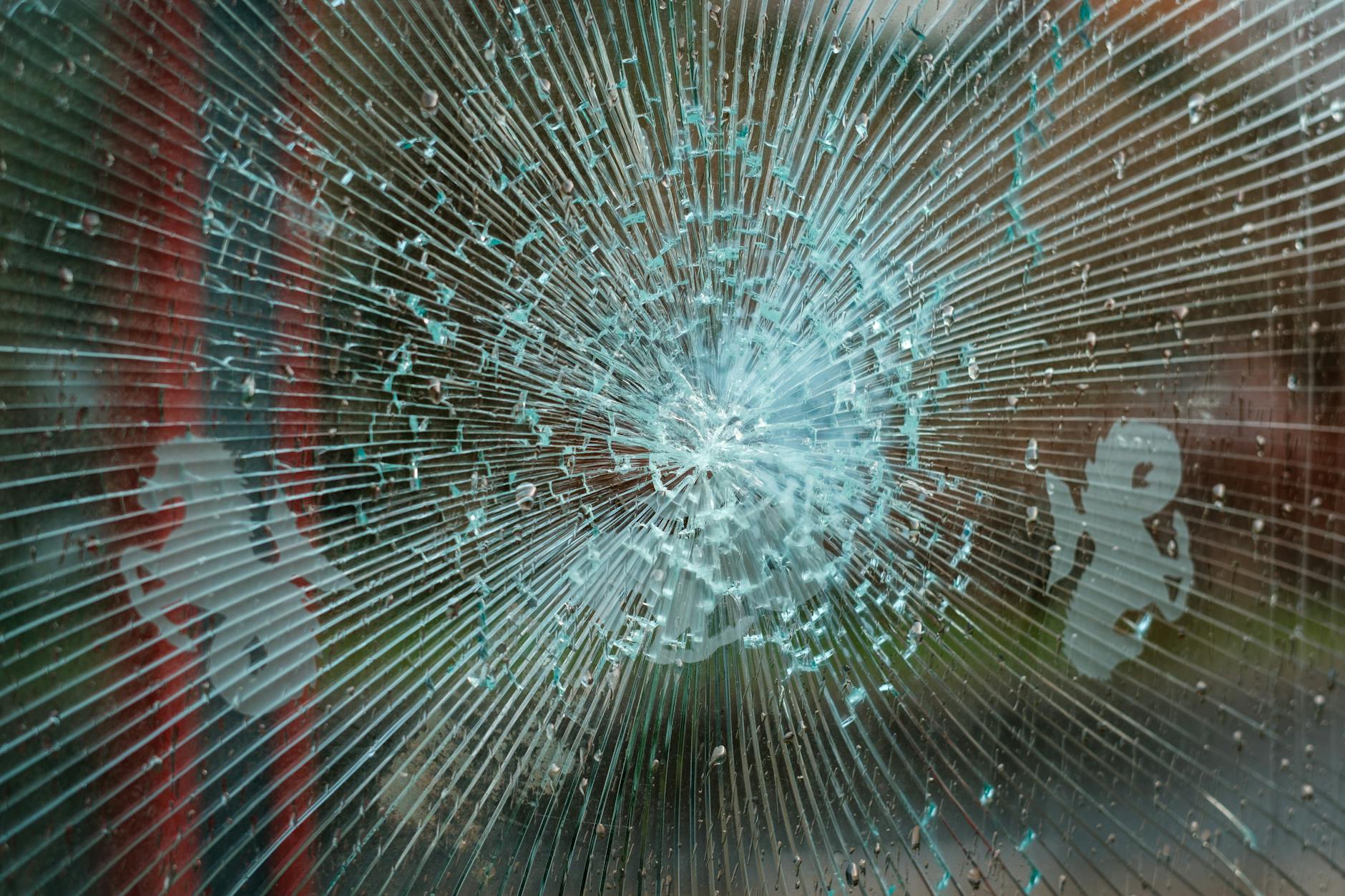 유리창 스톤칩 돌빵 복원 키트 사용법 및 금 간 유리 방치 위험 9 유리창 스톤칩 돌빵 복원 키트 사용법 및 금 간 유리 방치 위험