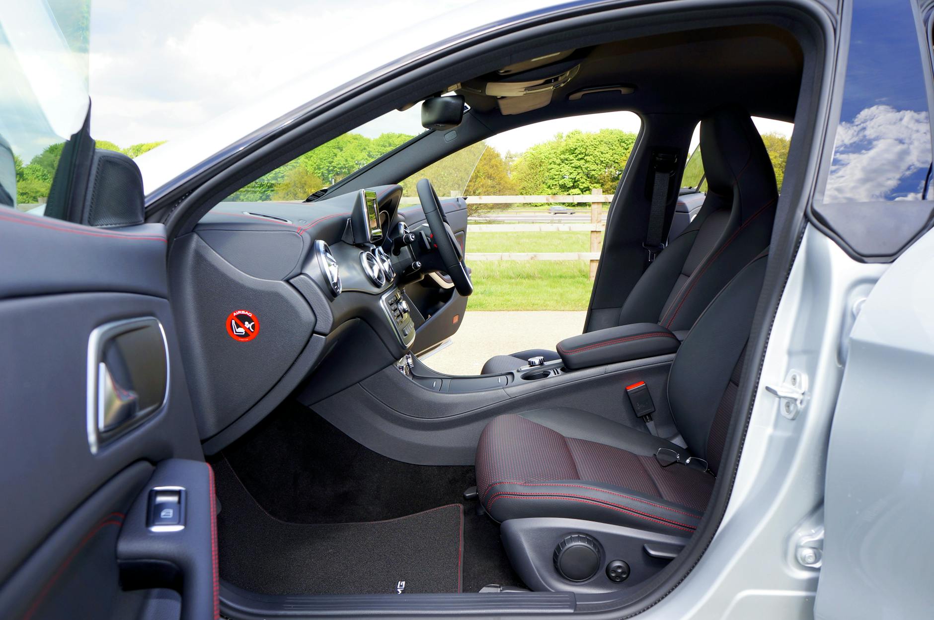 자동차 실내 가죽 시트 세정 및 코팅으로 청바지 이염 방지 매뉴얼