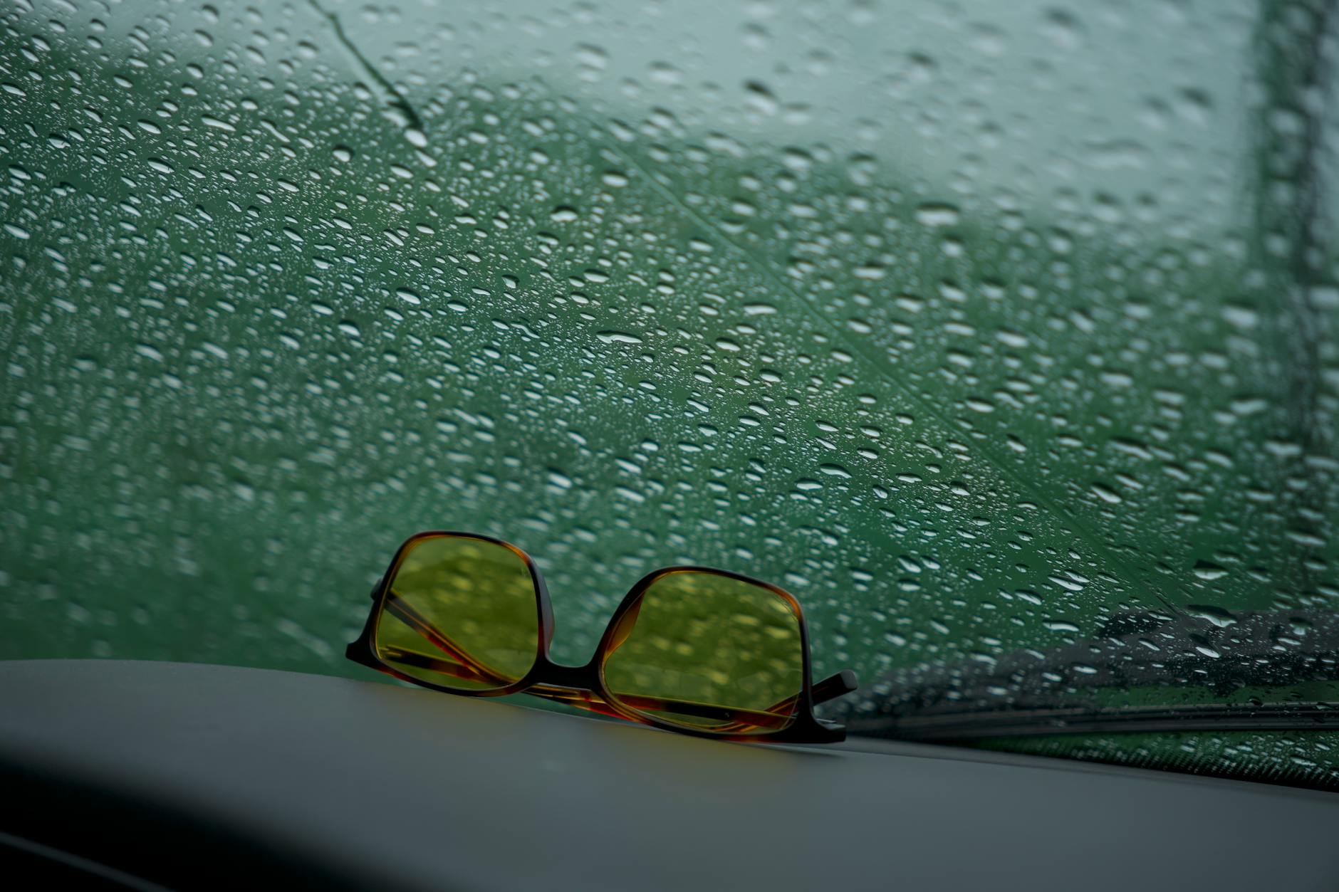 자동차 실내 유리 김 서림 방지제 효과 및 에어컨 활용 습기 제거